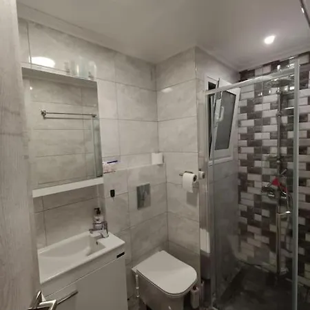 Appartamento Cozy App. & 240m To The